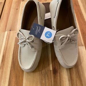 Universal Thread Men’s Light Taupe Leather Boat Shoes